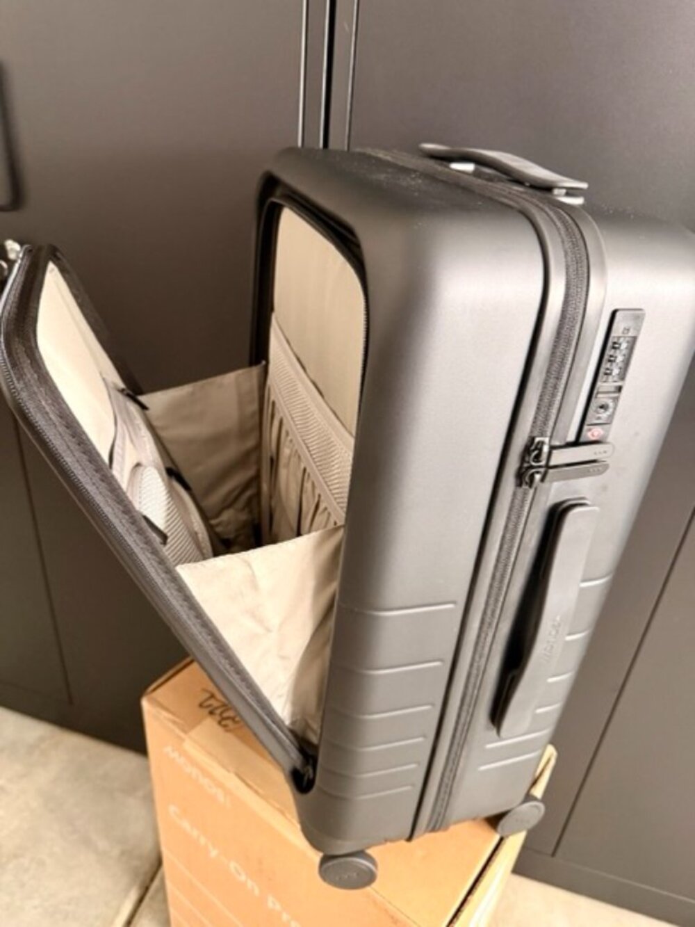 Monos Carry-On Pro – New / Never Used ✈️ - Picture 9 of 9